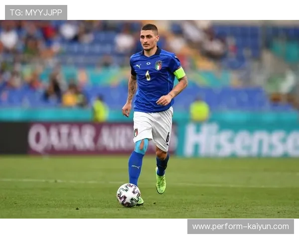 世界足球速度之王：盘点历史上最快的足球球星及其瞬间爆发力