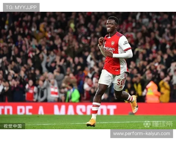 实况足球手游高光球星盘点：顶尖球员的精彩瞬间与强力表现